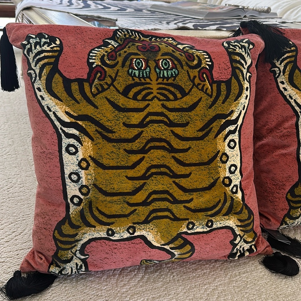 House of Hackney Saber Pillow (L)